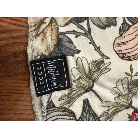 Milkmaid Goods Multicolor Daisy Floral Print Boho Muslin Swaddle Wrap Blanket - Picture 3 of 4